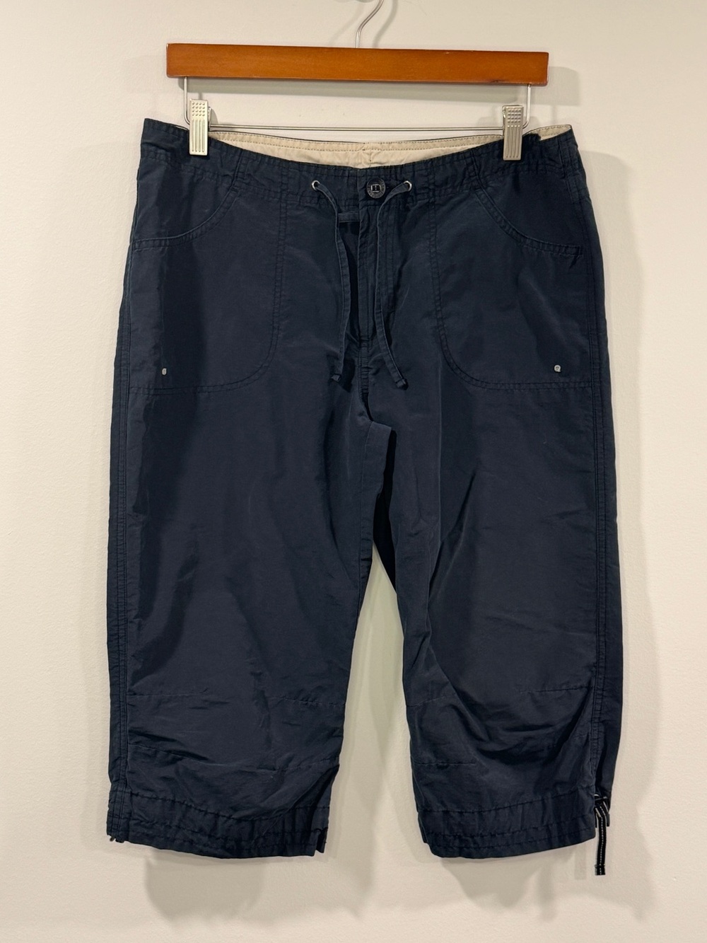 Columbia Women’s Dark Navy Drawstring Cargo Capris Size S